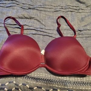 VS pink bra